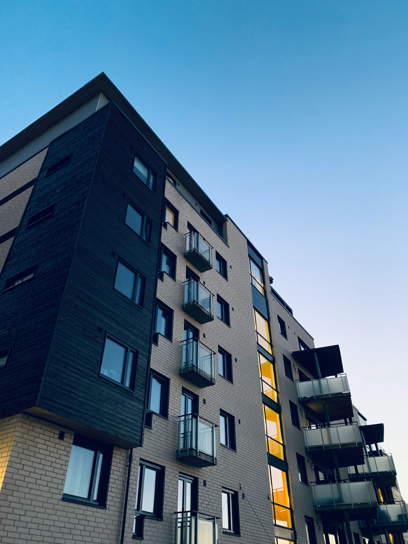 Illimani 27 residential tower